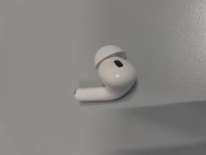 CS998/2024 WHITE SINGLE AIR POD
