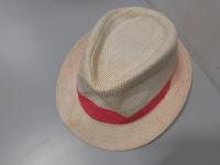 Straw hat with pink stripe// cappello di paglia con fascia rosa
