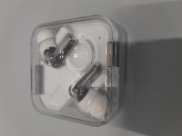 WHITE EARPODS IN CASE