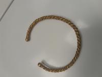 BRAIDED GOLDEN BRACELET