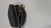 CS743/224 BLACK ROUND JEWELRY BOX CONTAINING WOMAN JEWELRY