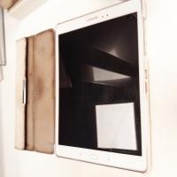 SAMSUNG WHITE IPAD