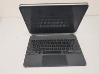 CS2461/2026 APPLE IPAD WITH BLACK COVER 